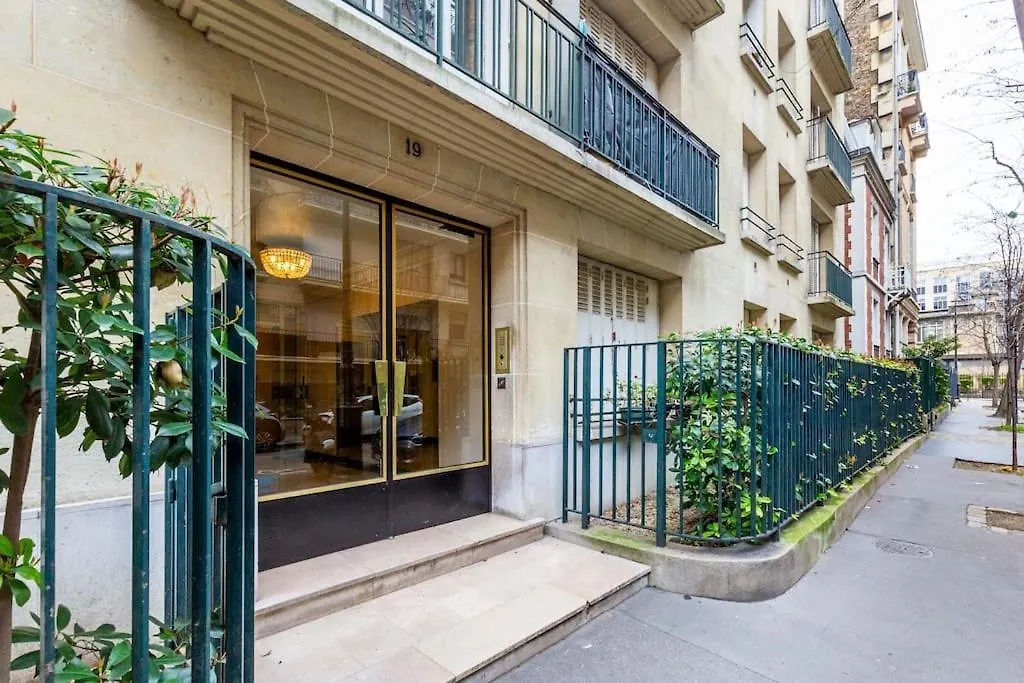 Studio#porte Dauphine#avenue Foch#2pers. * Paris